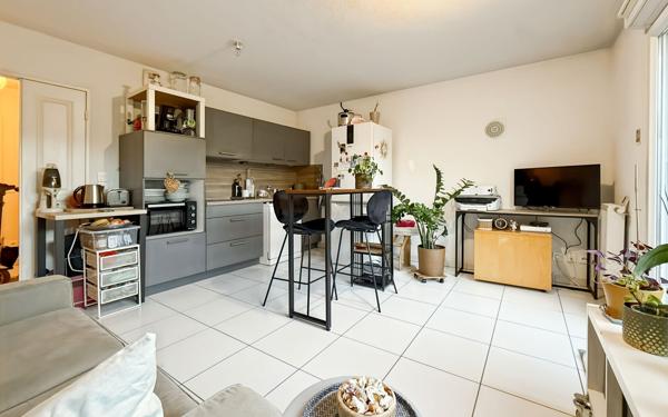 Appartement à vendre    2 pièces •  Lyon 8