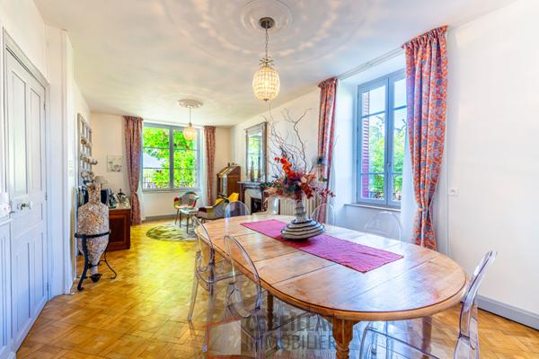 Immeuble 374 m²