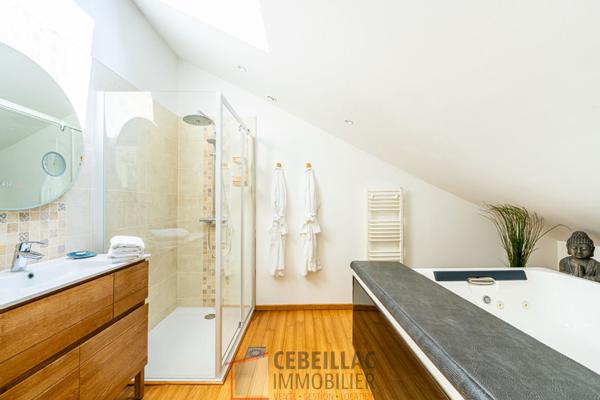 Immeuble 374 m²