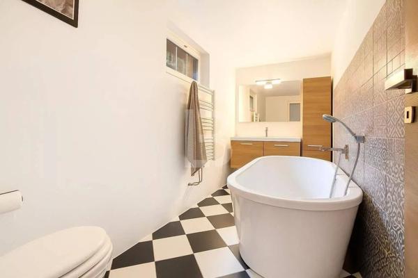 Maison individuelle 4 pièces à vendre au Cannet Mairie avec jardin, terrasse et balcon