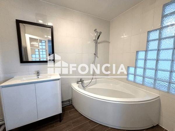 Location Appartement 3 pièces 84.24 m² - 123 RUE MICHEL PICARD Villefranche Sur Saone 69400