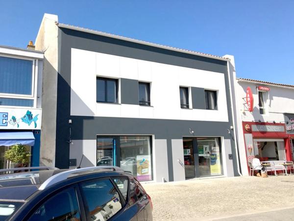 Dpt Rhône (69), à vendre VILLEFRANCHE SUR SAÔNE immeuble mixte commercial de 250 M2 - Avec importants travaux