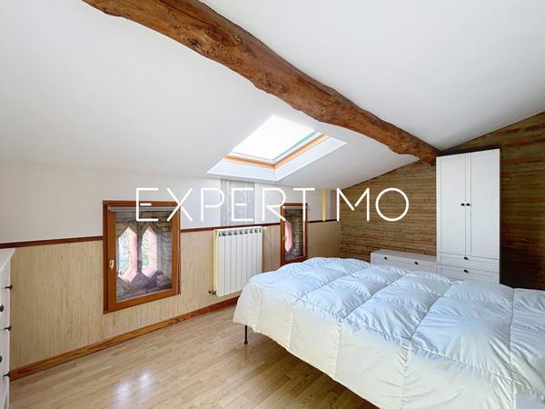 Ayguesvives (31450) Ayguesvives, maison 8 pièces, 240 m2 env. avec piscine, garage attenant et dépendances sise sur une parcelle d