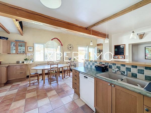 Ayguesvives (31450) Ayguesvives, maison 8 pièces, 240 m2 env. avec piscine, garage attenant et dépendances sise sur une parcelle d