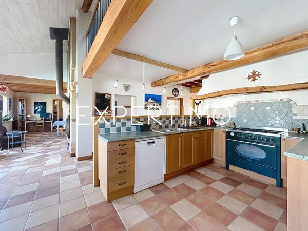 Ayguesvives (31450) Ayguesvives, maison 8 pièces, 240 m2 env. avec piscine, garage attenant et dépendances sise sur une parcelle d