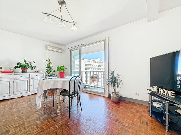 Appartement 3 pièces à Marseille très lumineux et belle surface