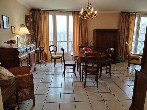 Appartement Joue Les Tours 5 pièce(s) 90m2 Résidence La Grange