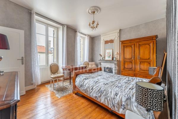 Demeure d'exception en pierre - 11 pièces - 400m² - Grand jardin arboré - Parcelle 1700m²