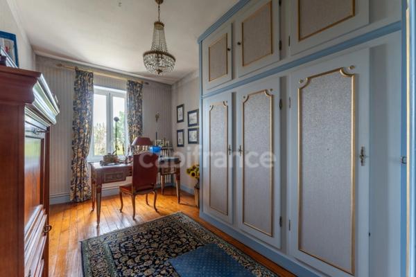 Demeure d'exception en pierre - 11 pièces - 400m² - Grand jardin arboré - Parcelle 1700m²