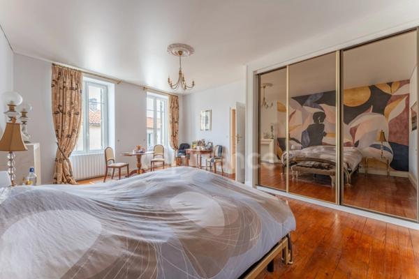 Demeure d'exception en pierre - 11 pièces - 400m² - Grand jardin arboré - Parcelle 1700m²