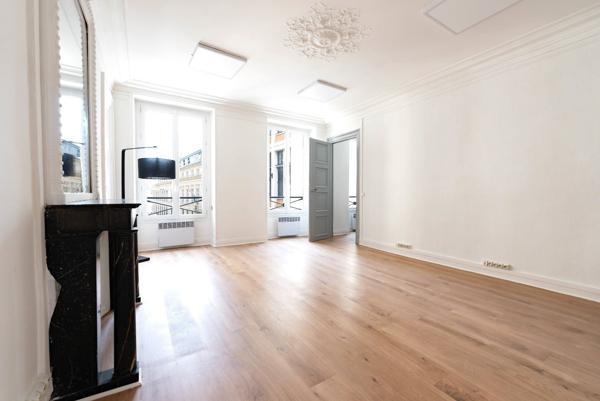 Bureaux à louer à PARIS 75009