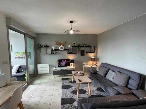 ANGLET GRAND T2 PROCHE COMMODITES - 46M2 + LOGGIAS 8M2 + PARKING