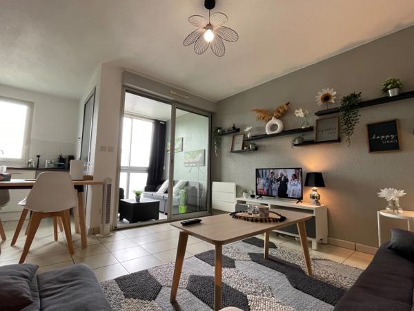 ANGLET GRAND T2 PROCHE COMMODITES - 46M2 + LOGGIAS 8M2 + PARKING