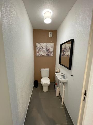 ANGLET GRAND T2 PROCHE COMMODITES - 46M2 + LOGGIAS 8M2 + PARKING