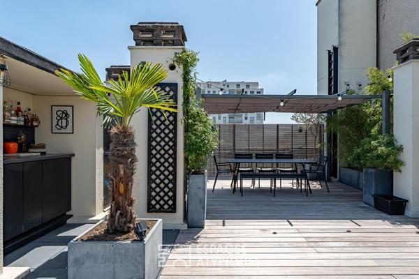 Boulogne Nord, dernier étage esprit loft avec Rooftop confidentiel.