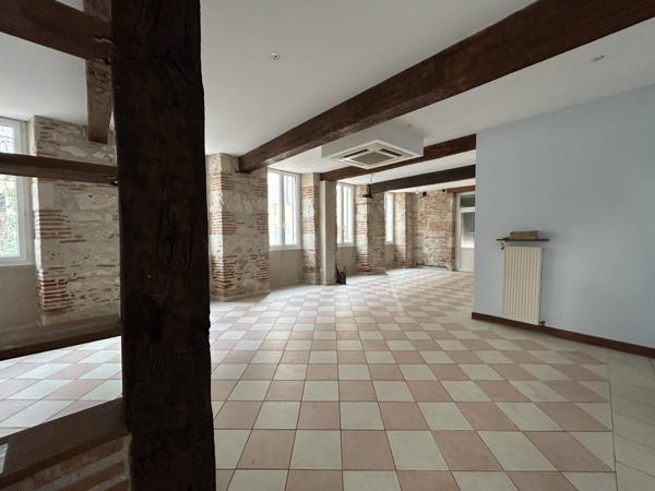 Golfech (82400) IMMEUBLE DE 372 M2