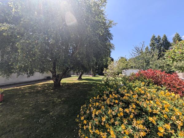 44410 SAINT-LYPHARD- Maison familiale 4 chambres dont 2 au rdc -dépendances, garages et grand terrain