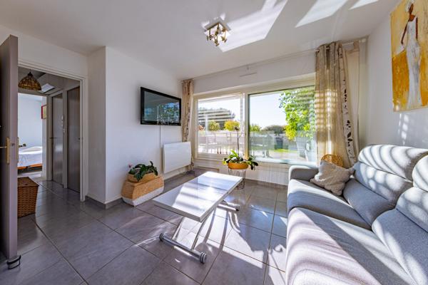 Nîmes (30900) Nimes-Quartier Cadereau- Appartement T5- 3 chambres , garage, terrasse et vue dégagée