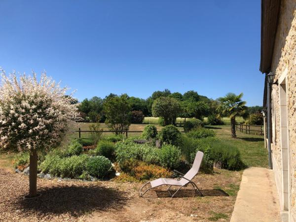 Jolie fermette restaurée dans un cadre magnifique