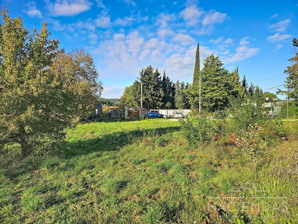 Gardanne (13120) Magnifique terrain dans un environnement dégagé et proche des commerces