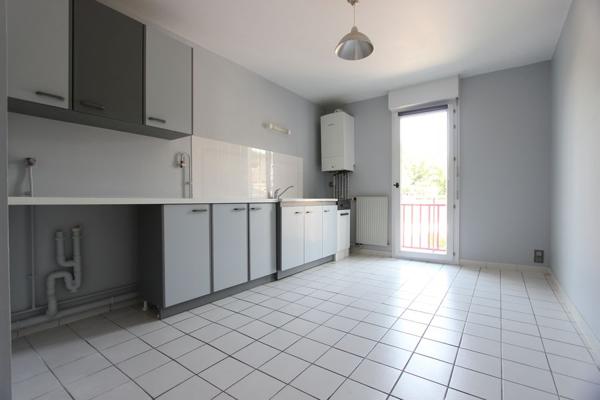 UN APPARTEMENT T3 DUPLEX, AU BRADEN. -