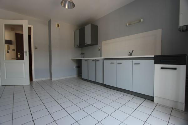 UN APPARTEMENT T3 DUPLEX, AU BRADEN. -