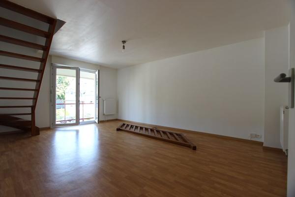 UN APPARTEMENT T3 DUPLEX, AU BRADEN. -