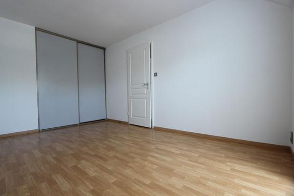 UN APPARTEMENT T3 DUPLEX, AU BRADEN. -