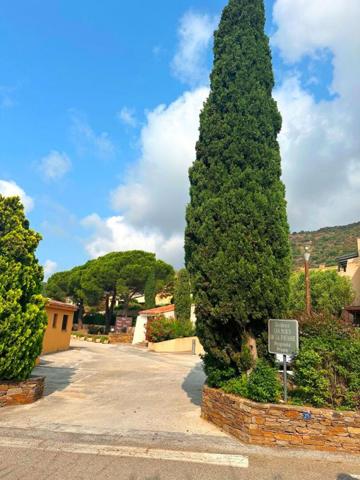 Duplex en RDJ de 72 m² à Saint-Clair, Lavandou, 610 000