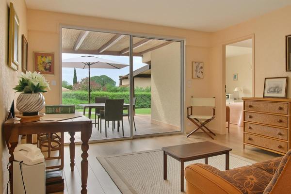 Duplex en RDJ de 72 m² à Saint-Clair, Lavandou, 610 000