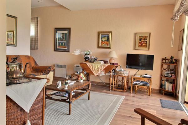 Duplex en RDJ de 72 m² à Saint-Clair, Lavandou, 610 000