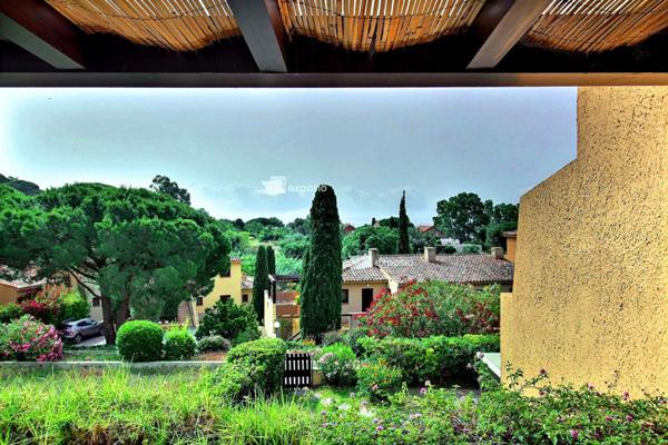 Duplex en RDJ de 72 m² à Saint-Clair, Lavandou, 610 000