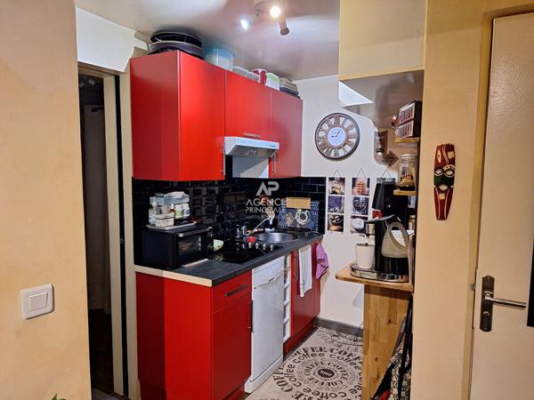CHAVILLE - Centre - Comme une maison! 470 000 € **  - Référence  719-720-C