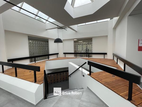 Bureaux à louer à Francheville avec salle de réunion et climatisation