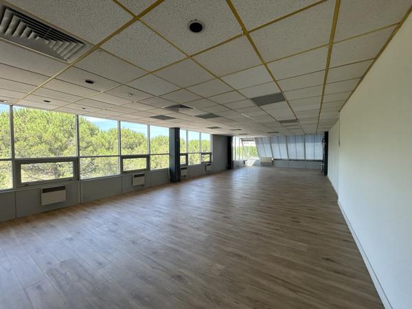 Bureaux à louer à Mérignac réunissables avec terrasse et services sur site