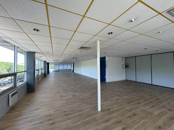 Bureaux à louer à Mérignac réunissables avec terrasse et services sur site