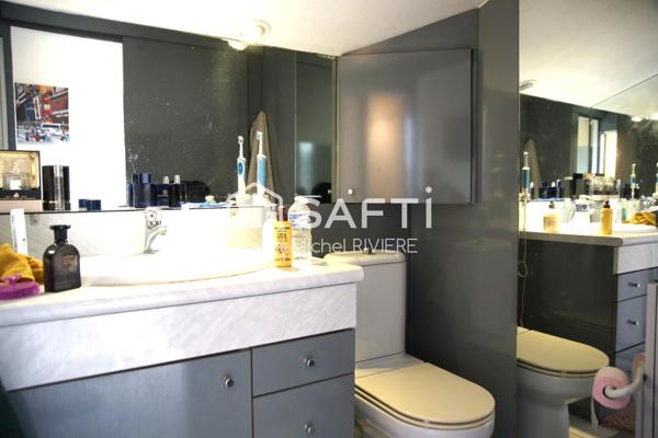 Excellent potentiel avec cette maison implantée dans un secteur calme, résidentiel et prisé de Sainte-Foy-Lès-Lyon.