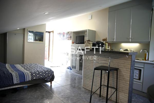 Excellent potentiel avec cette maison implantée dans un secteur calme, résidentiel et prisé de Sainte-Foy-Lès-Lyon.