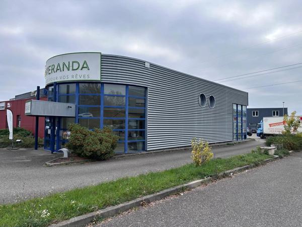 Local commercial loué à vendre THOIRY (01)