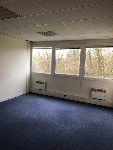 Bureaux à louer à Bièvres dans parc tertiaire