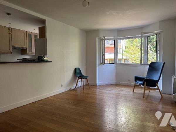 Appartement trois pièces deux chambres 76m² avec cave et parking