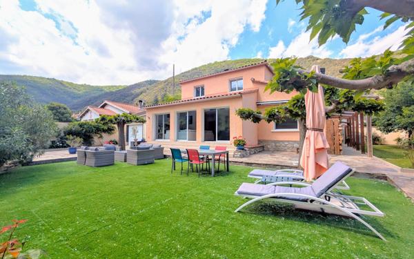 Maison à vendre    6 pièces • 176 m2 Arles-sur-Tech