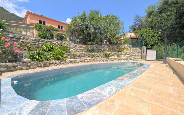 Maison à vendre    6 pièces • 176 m2 Arles-sur-Tech