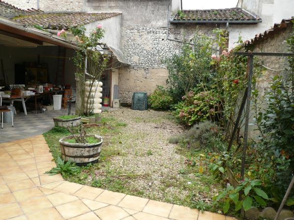 ⚜ COGNAC Centre, A Vendre MAISON de VILLE avec Cour et Dépendances ⚜