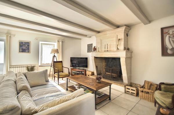 Maison de charme en pierre à vendre 6 pièces, 4 chambres à MARSILLY (17)