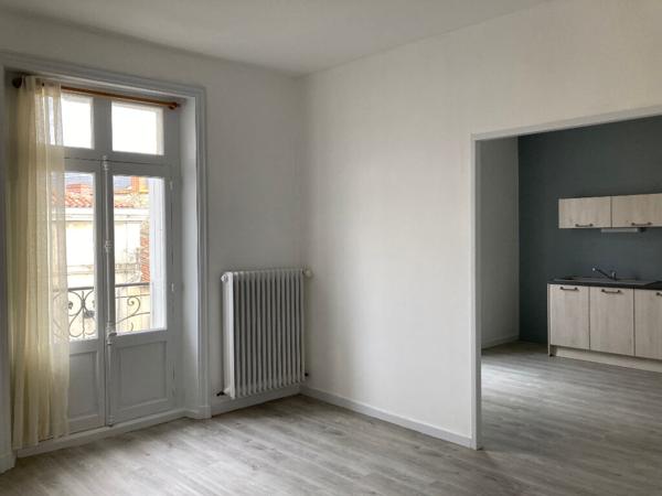 Appartement Fontenay Le Comte 2 pièce(s) 52.49 m2