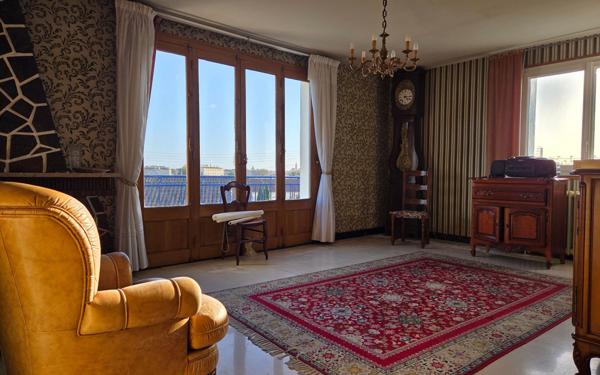 Maison à vendre    6 pièces •  Rochefort