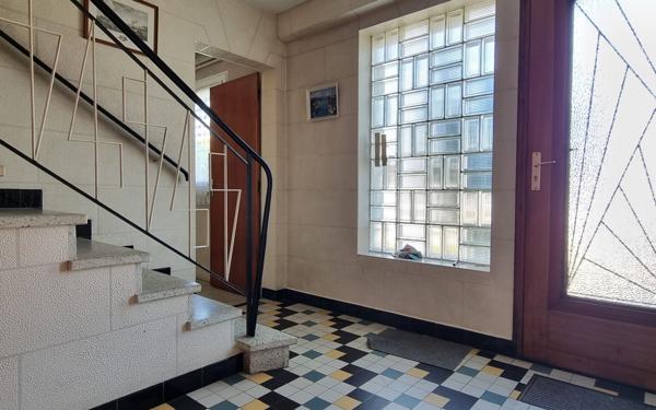 Maison à vendre    6 pièces •  Rochefort