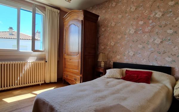 Maison à vendre    6 pièces •  Rochefort