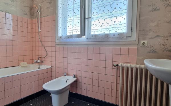 Maison à vendre    6 pièces •  Rochefort